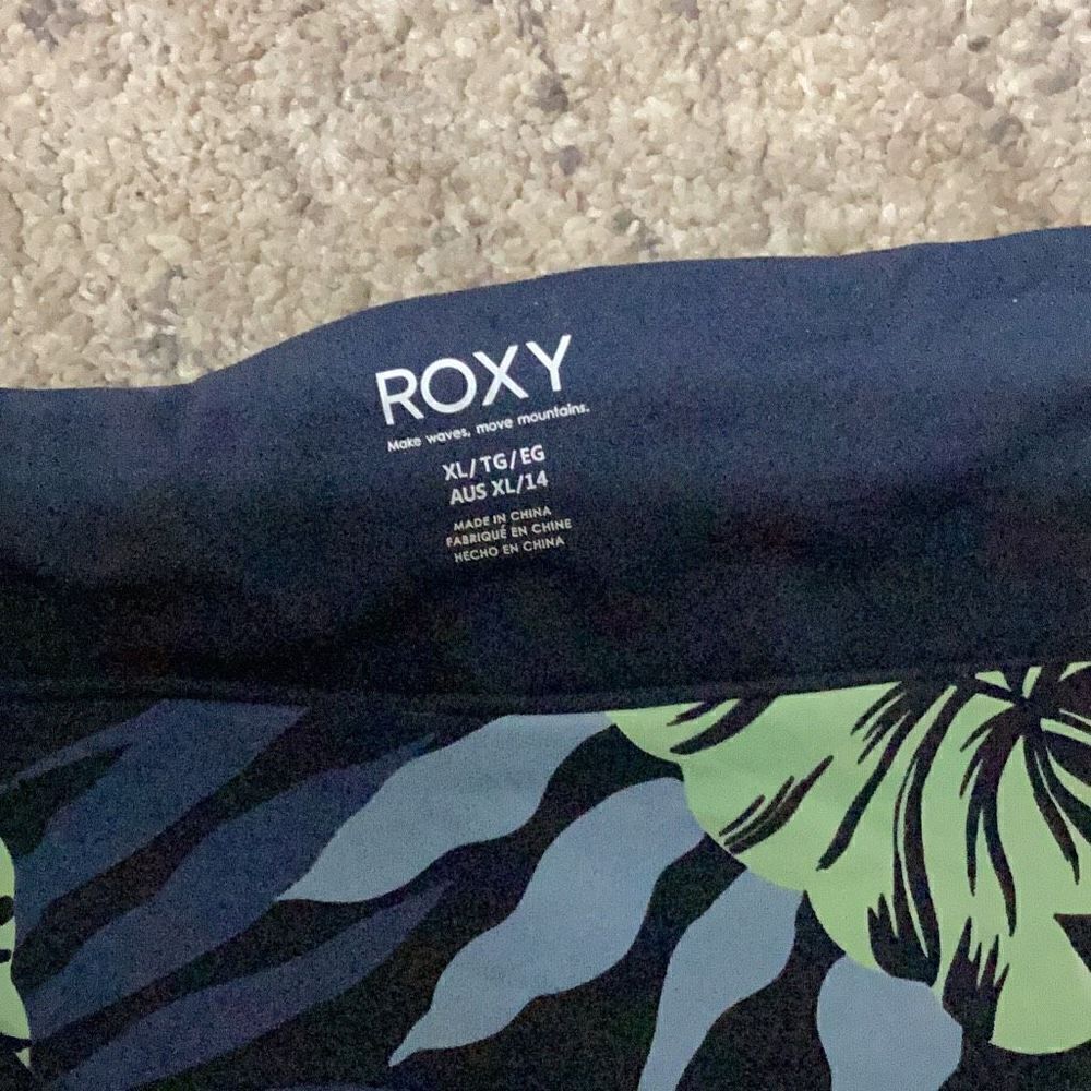 New. ROXY navy hipster bikini bottom. XL - Picture 7 of 9